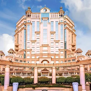 Swissotel Al Murooj 5*, דובאי איחוד האמירויות הערביות